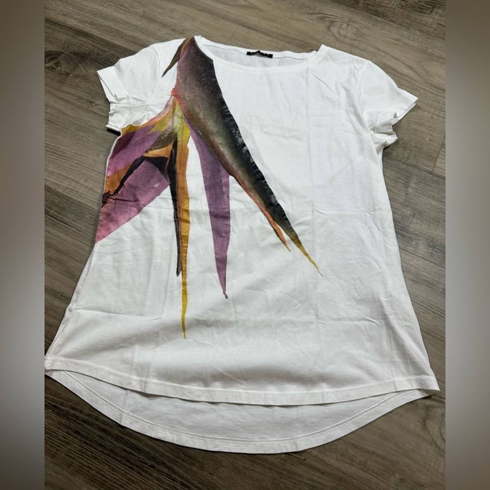 Sisley White Graphic Short Sleeve Tee – Tropical/Abstract Print